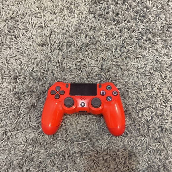 playstation 4 slim with two controllers 500gb